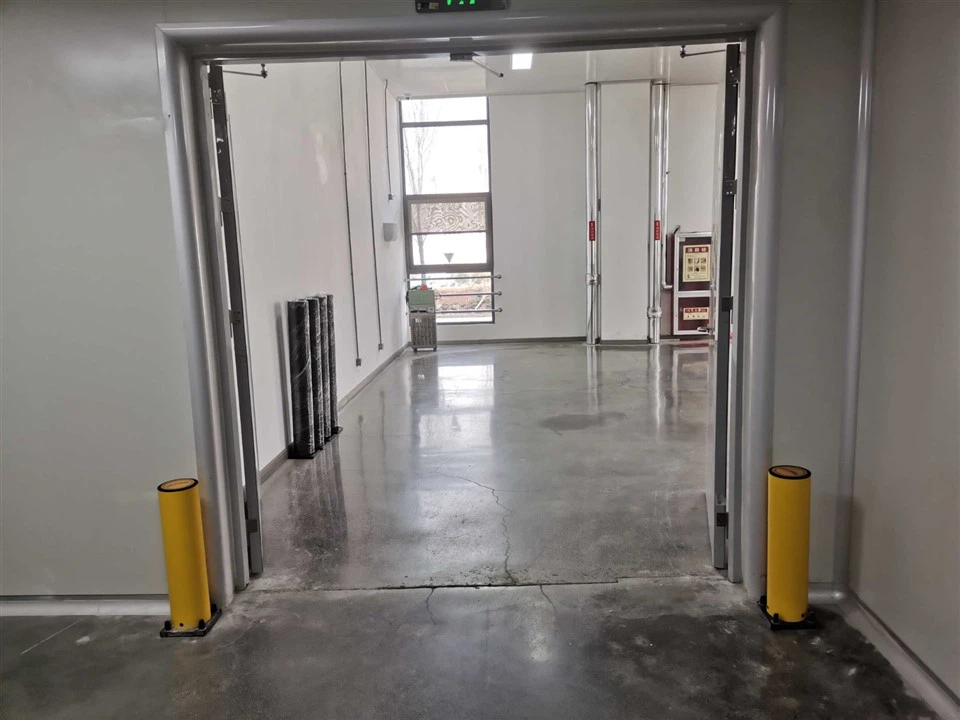 Plastic Flexible Anti - Collision Bollard factory